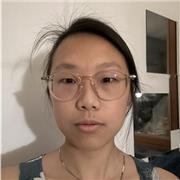 Sono uno studente cinese che studia arte. Posso insegnare ai bambini a disegnare, il cinese e l'inglese.